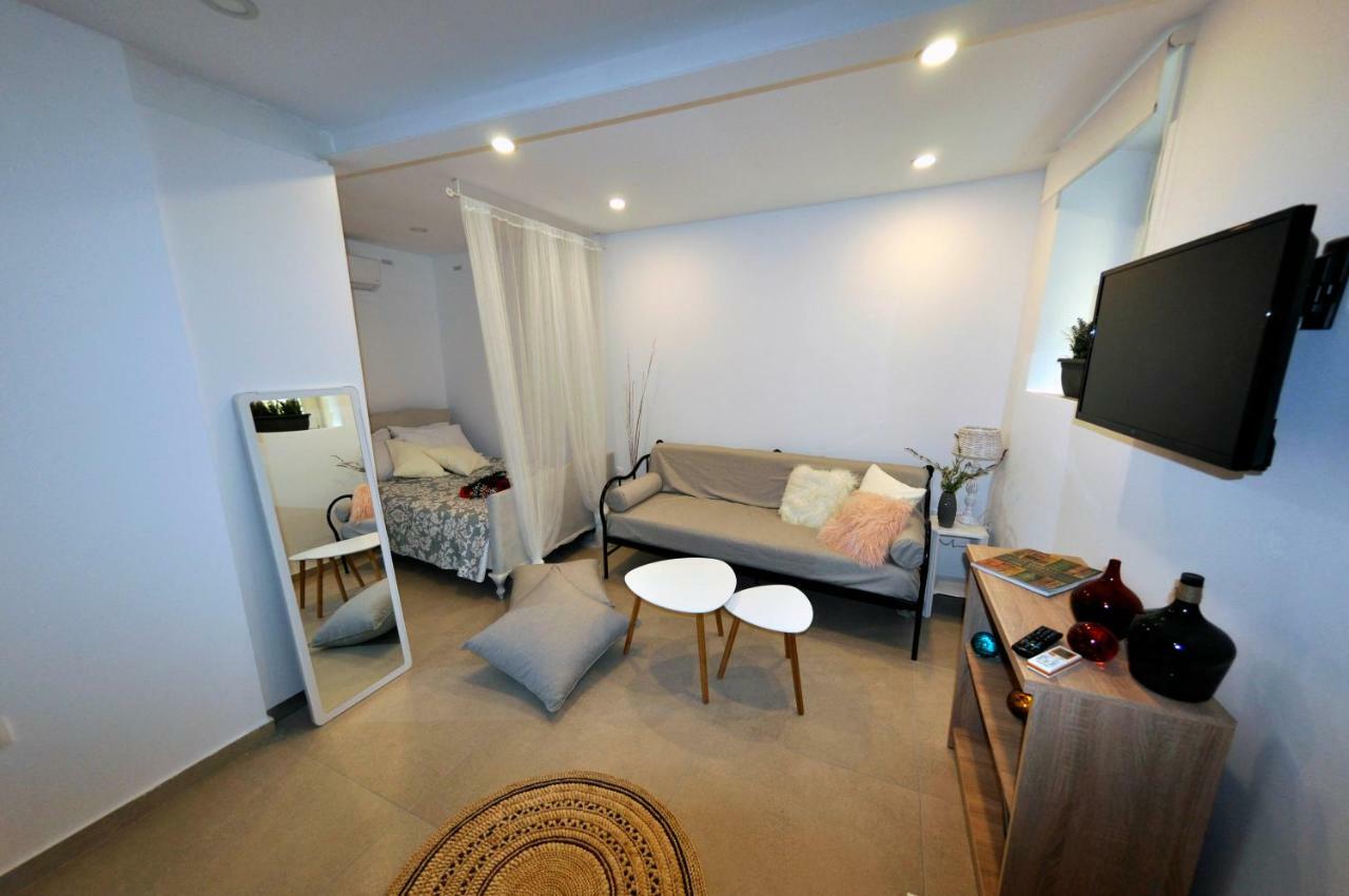 Pieri Studio Corfu  Luaran gambar